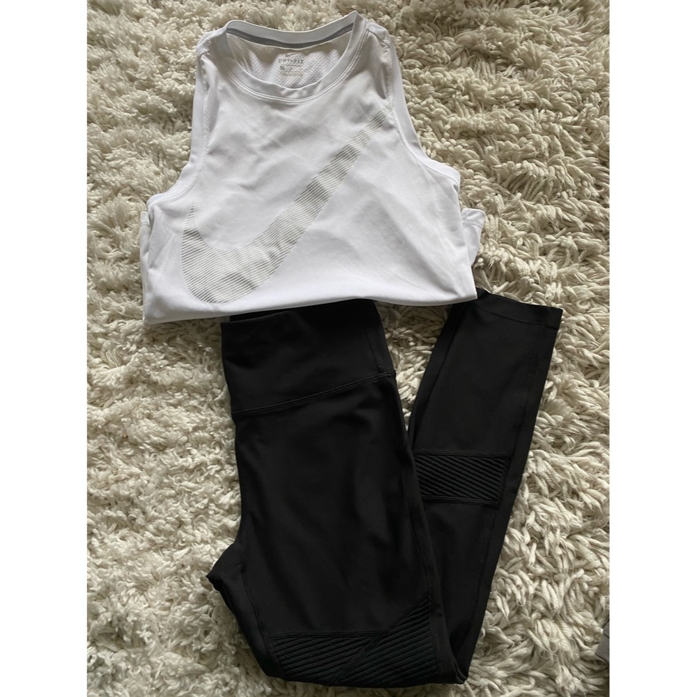 Nike shirt/yoga leggings combo